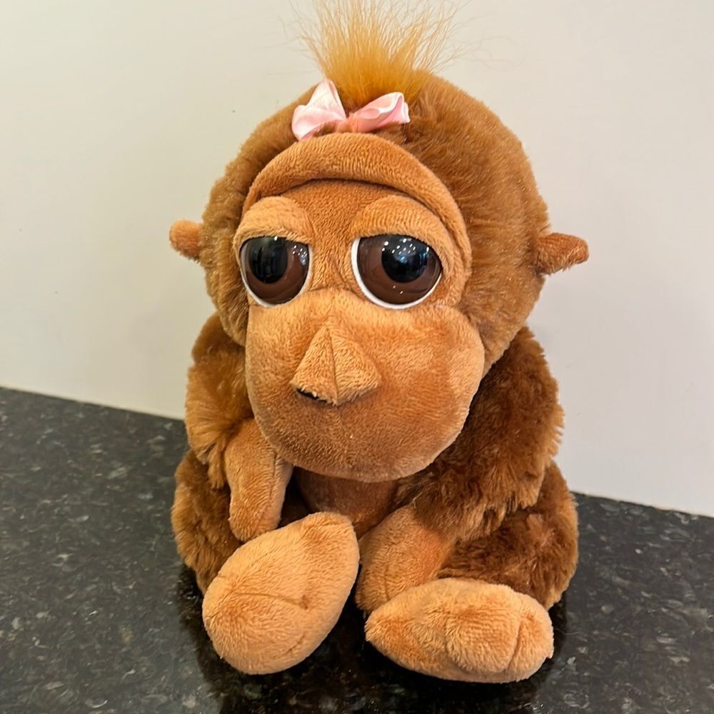 Petting Zoo Chimpanzee Peeper .Size 13”